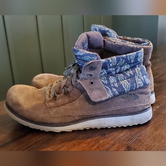 The North Face winter boots - Picture 3 of 5